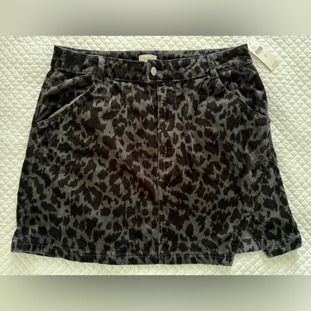 Pilcro Anthropologie Corduroy Animal Print Mini Skirt Black & Gray Size 16 NWT - Picture 6 of 11